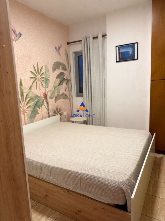 JEPET APARTAMENT ME QERA 1+1+BALLKON "UNAZA E RE,RRUGA ALEKSANDRI I MADH" 42000 LEKE