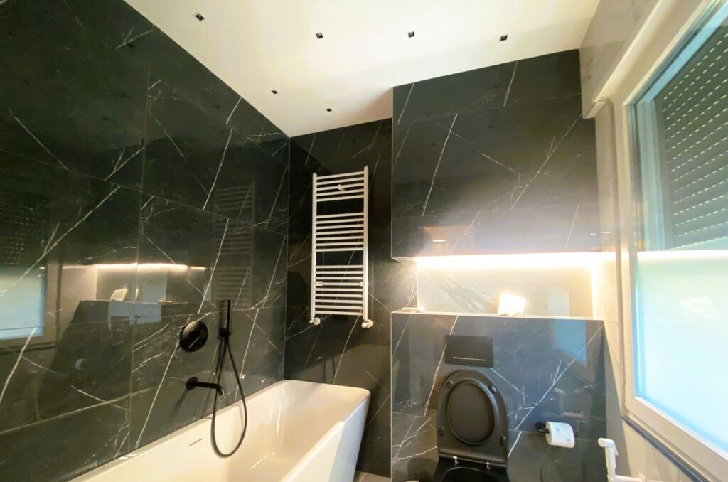 Jepet me qira zyre mbrapa viles gold!
