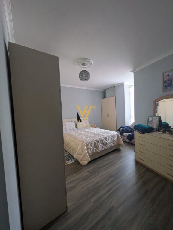 SHITET APARTAMENT 2+1+2 TE STACIONI I TRENIT 270.000 EURO