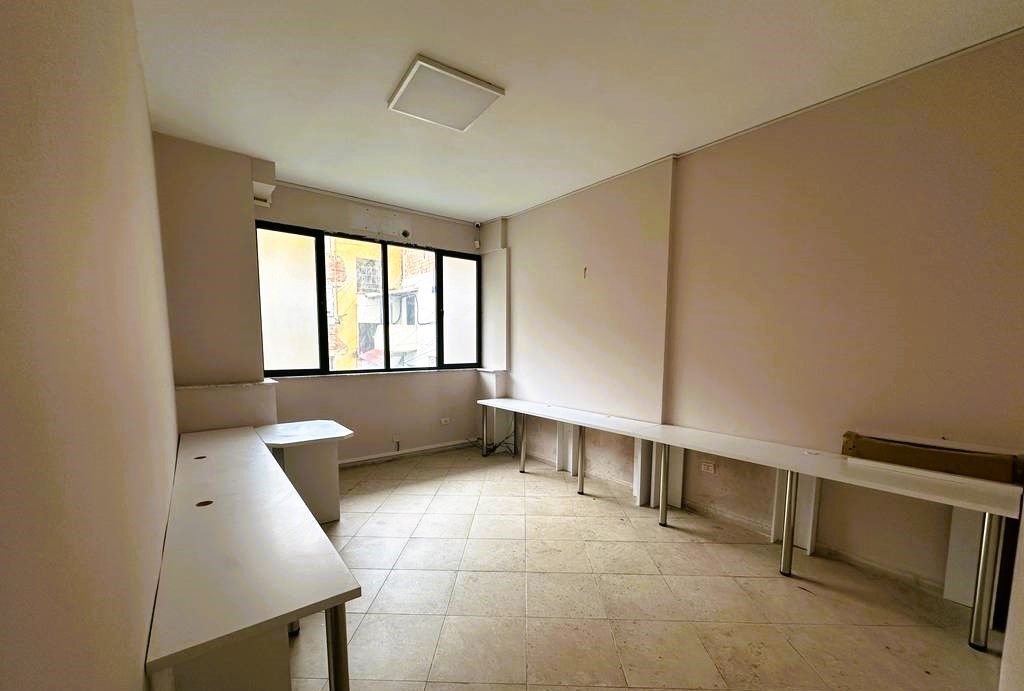 Jepet Zyrë Me Qira në 21 Dhjetori