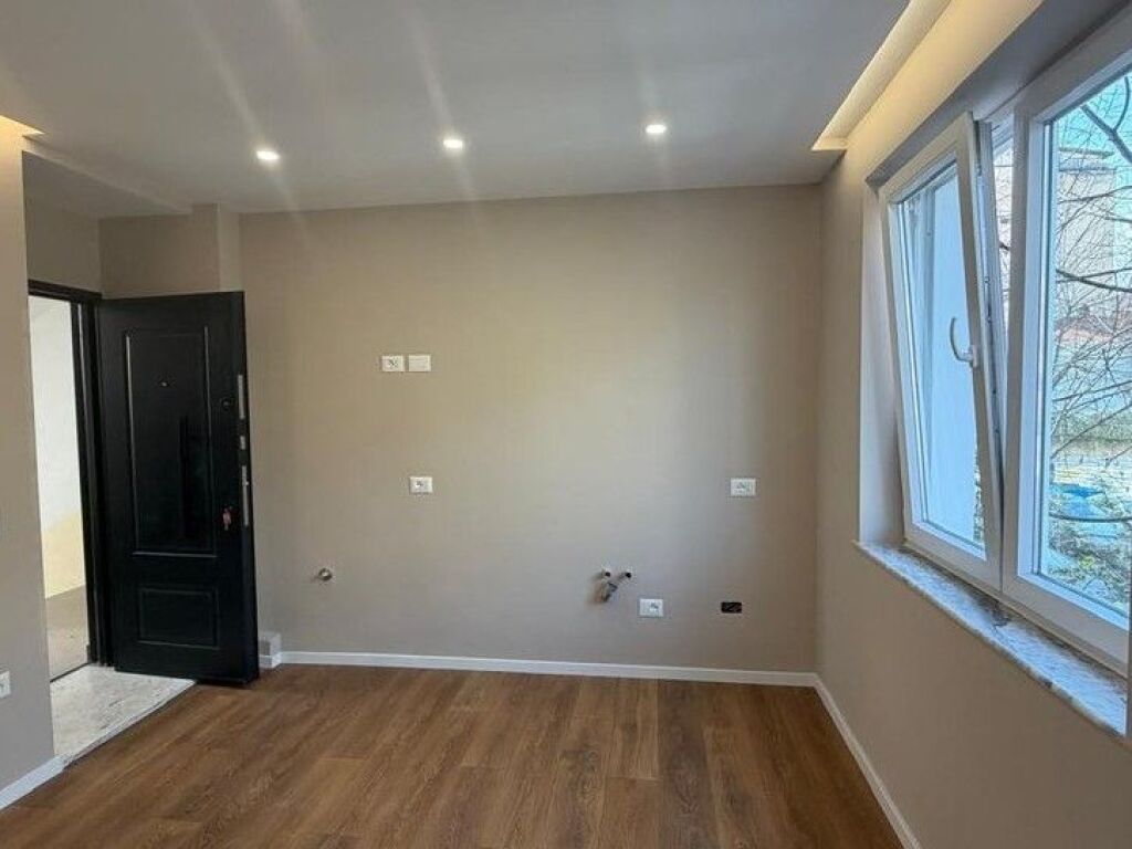 Shitet, Apartament 1+1 , Rruga Mine Peza, Tiranë