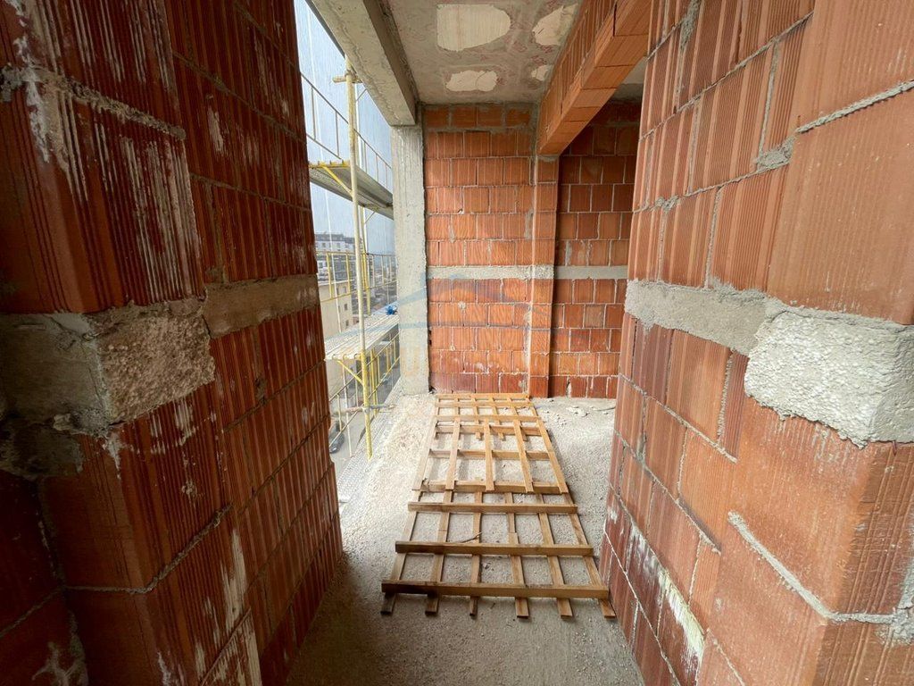 Shitet, Apartament 1+1, Fusha e Aviacionit, Tirane  Empire65135