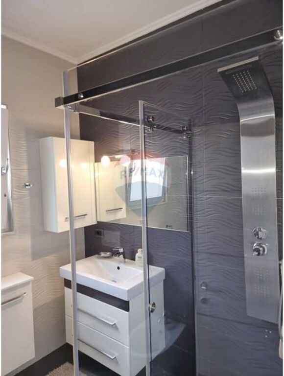 3+1 Villa Floor for rent, Besa Street