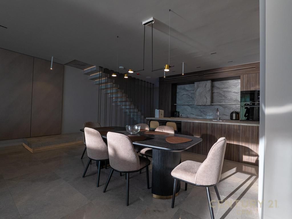 SHITET NJË NGA VILAT MË TË BUKURA NË GREEN COAST, PALASË 3,500,000 €