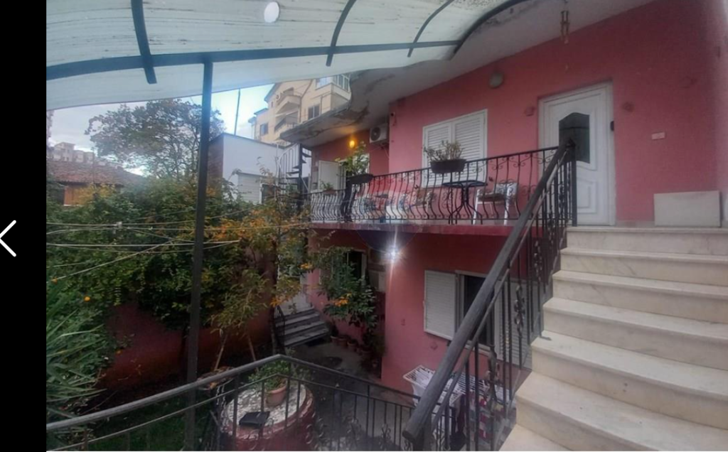 Vile per shitje ne Qender