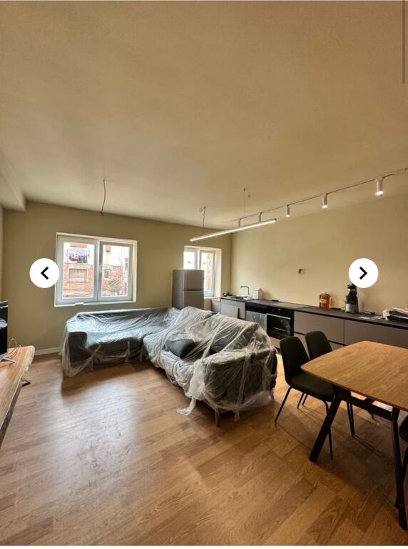 2+1,i mobiluar per here te pare,rruge e durresit,1000 euro me parkim