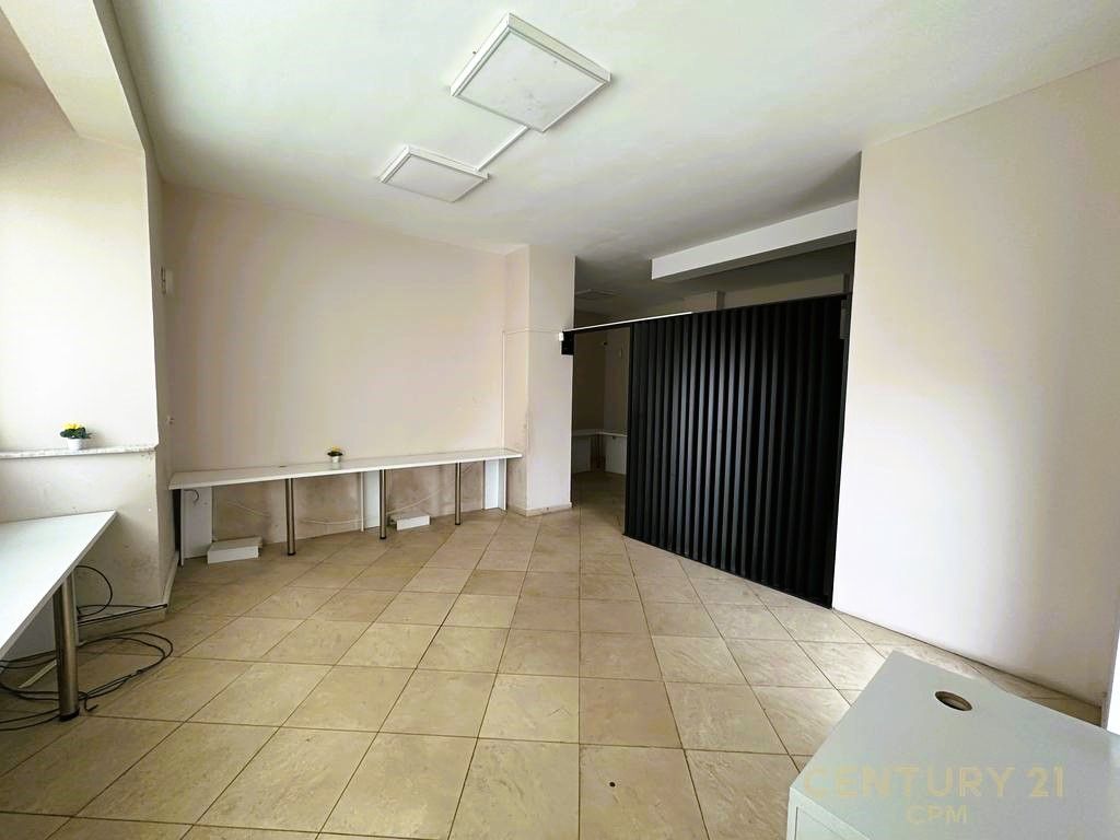 Jepet Zyrë Me Qira në 21 Dhjetori