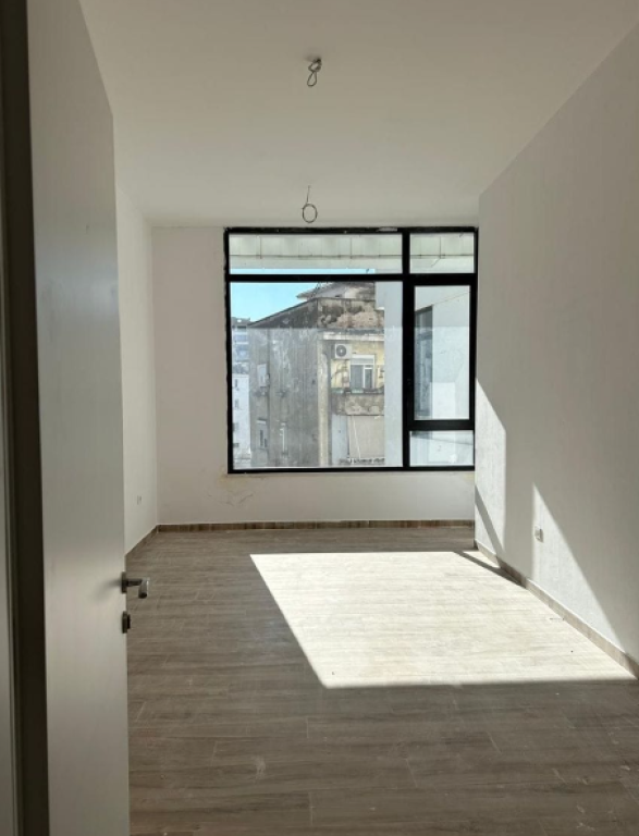 🏢 Jepen 2 Zyra me Qira – Qendra e Tiranës