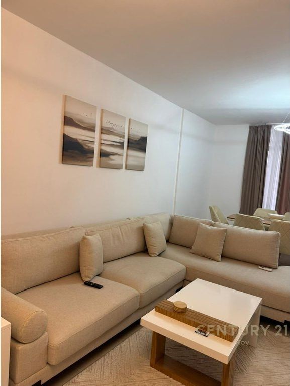 JEPET APARTAMENT ME QERA TEK VILA E ZOGUT !