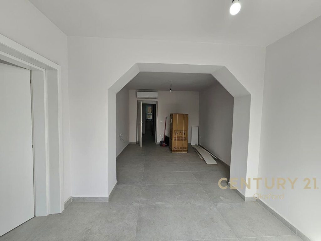 NJESI SHERBIMI ME QIRA TEK MATERNITETI I RI