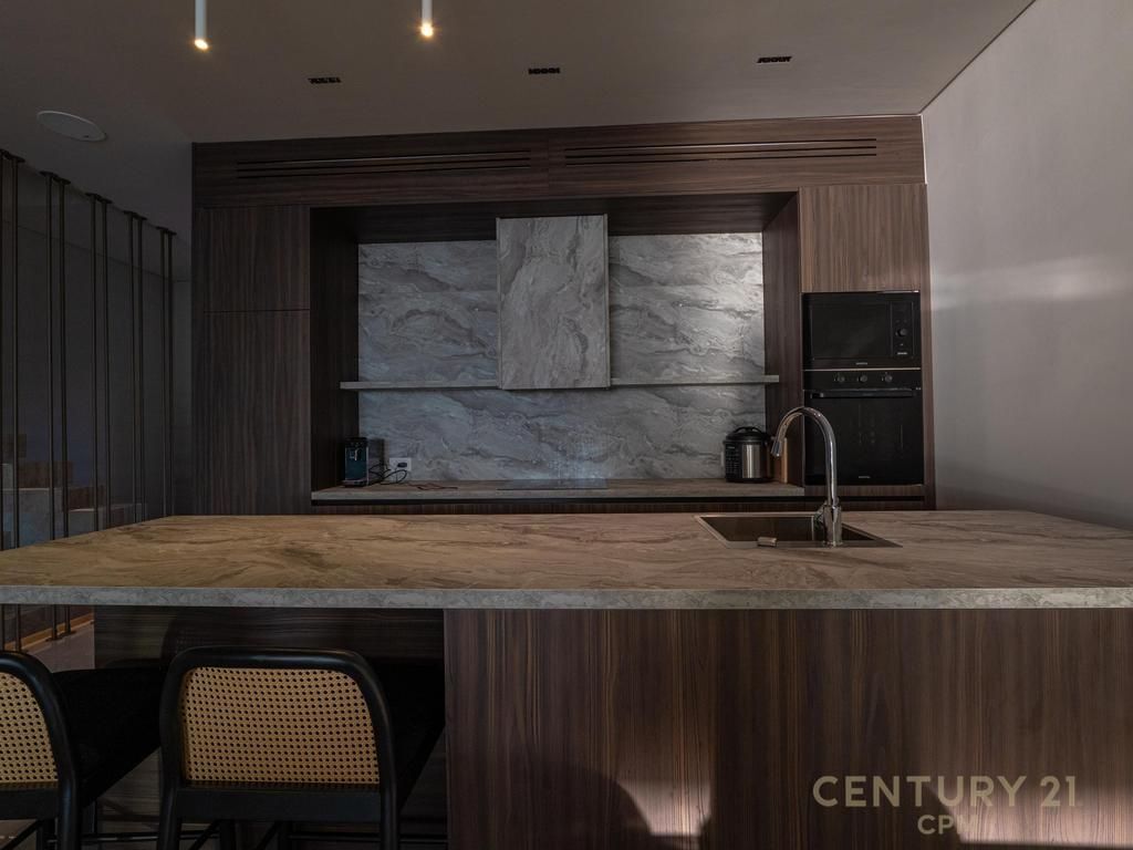 SHITET NJË NGA VILAT MË TË BUKURA NË GREEN COAST, PALASË 3,500,000 €