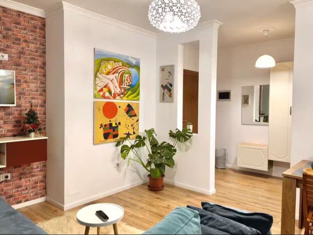 Shitet, Apartament 2+1, Zogu i Zi, Tiranë