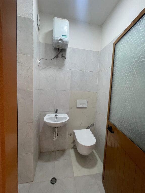 Shitet ambient biznesi tek Ish Parku i Autobuseve