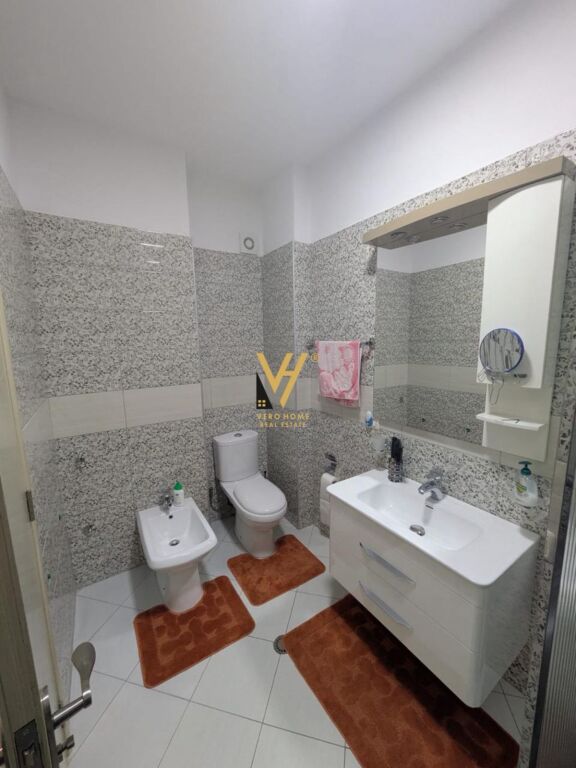 SHITET APARTAMENT 2+1+2 TE STACIONI I TRENIT 270.000 EURO