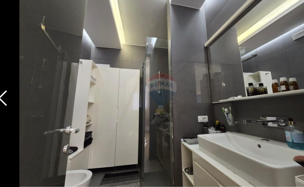 Apartament per shitje 2+1+2 tek Komuna e Parisit