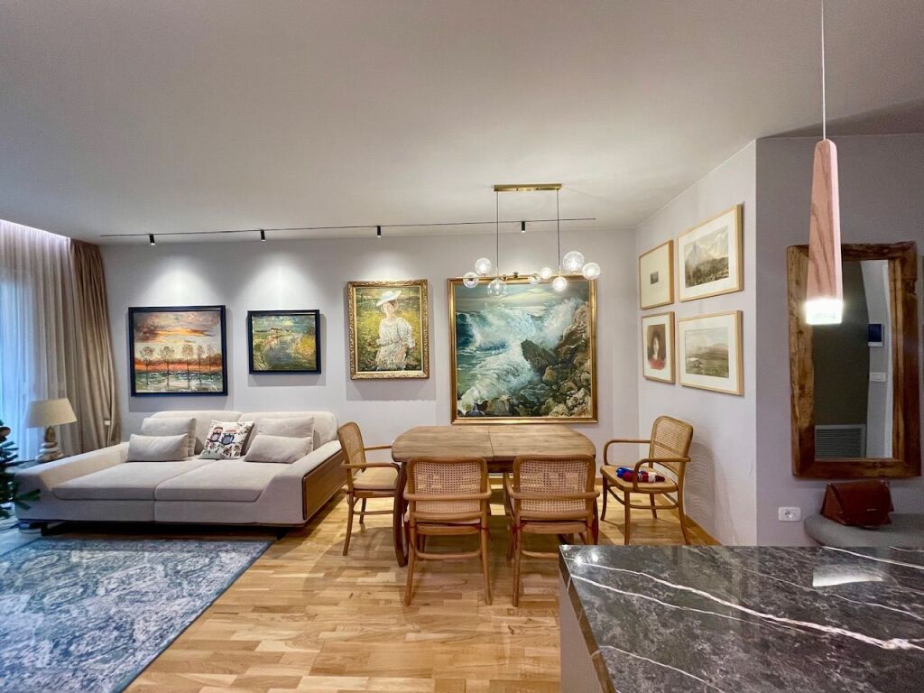 Jepet Qira Apartament 2+1+Post Parkimi në rezidencë private, Liqeni Thatë