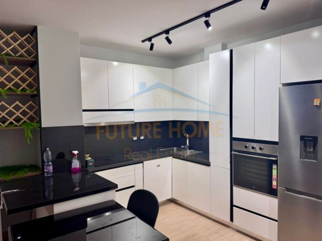 Qera, Apartament 3+1+2+Post Parkimi, "Rruga Peti" ,Tirane