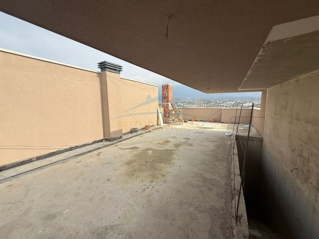 Shitet , Vile , Swan Lake Residence , Farke