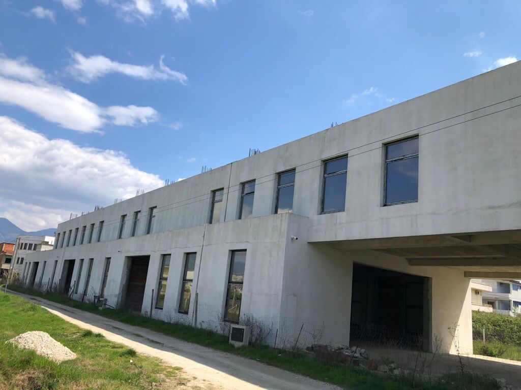 Warehouse, store, industrial object for rent, Kamez