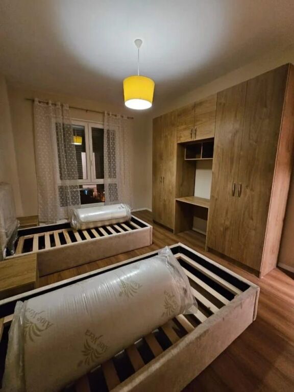 In affitto 2+1+2  5 Maj