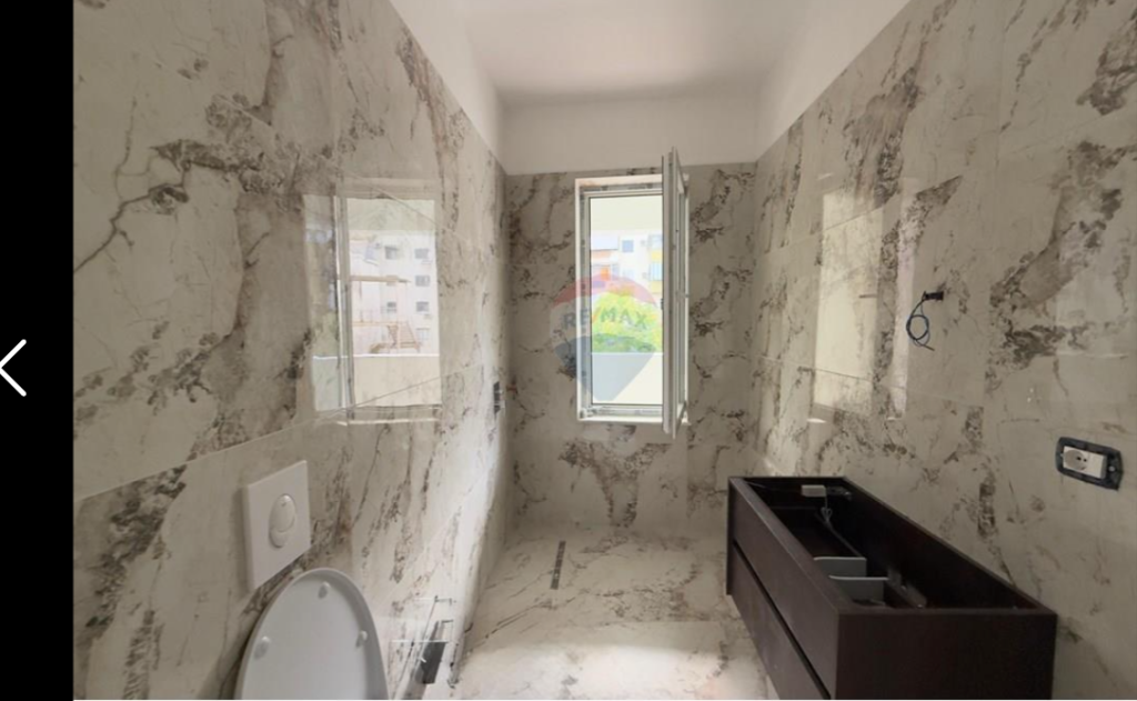 Apartament per shitje 2+1+2 tek Shkolla e Bashkuar