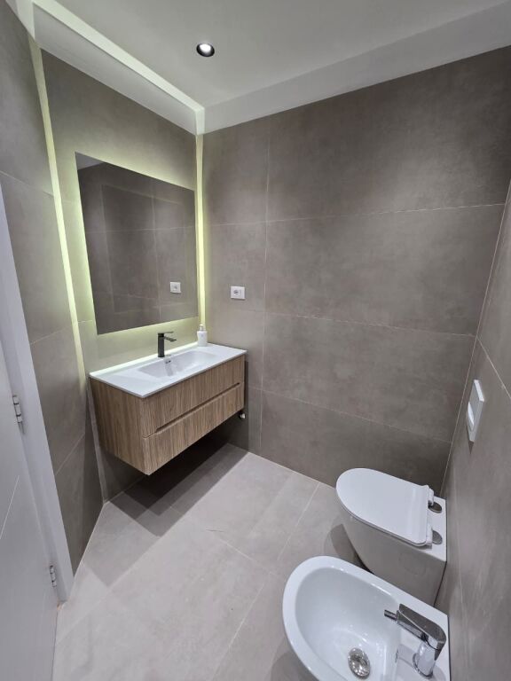 📌Shitet Apartament 2+1+2 tek Zogu i Zi