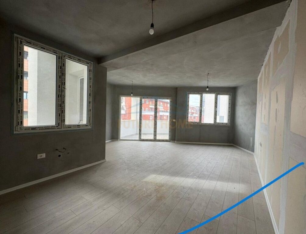 Shitet, Apartament 2+1+2+Post Parkimi, River Residence, Unaza e Re,Tiranë.