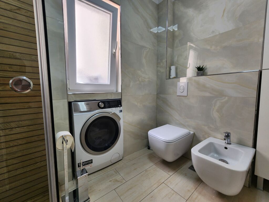 Jepet Me Qera: Apartament 3+1+2wc+2 ballkone || 📌Selvi, Hotel Black Diamond || Hera e parë me qira || 1000€/ Muaj