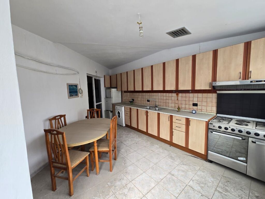 APARTAMENT 2+1 PER SHITJE TE KOMUNA E PARISIT (LULISHTJA)