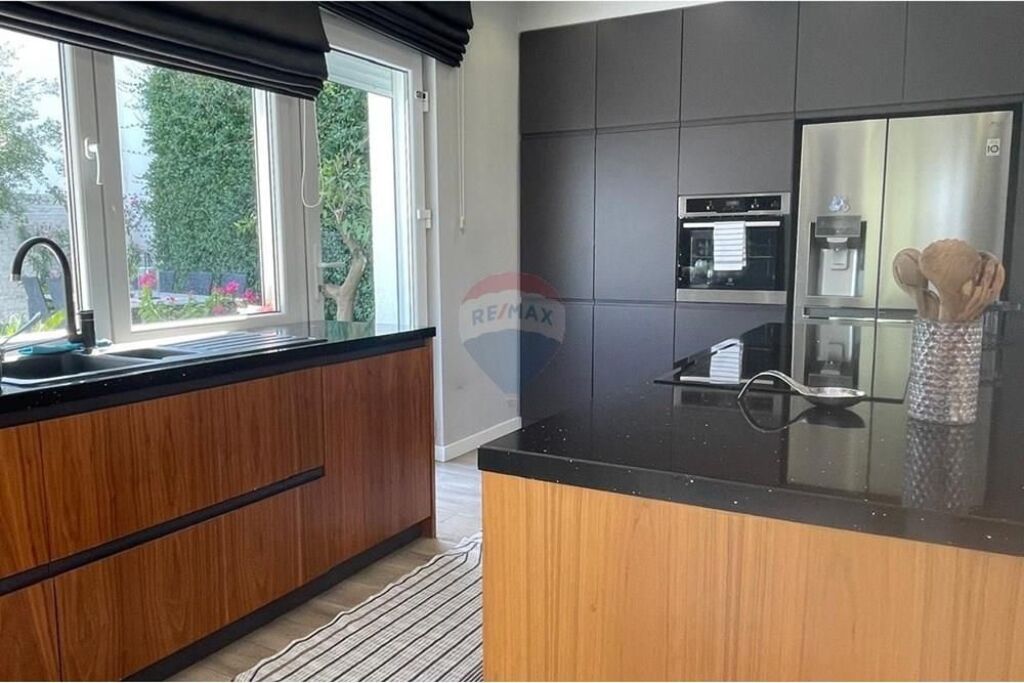 Villa - In Vendita - Kodra e Diellit 2, Tirana(ID: 530221059-300)