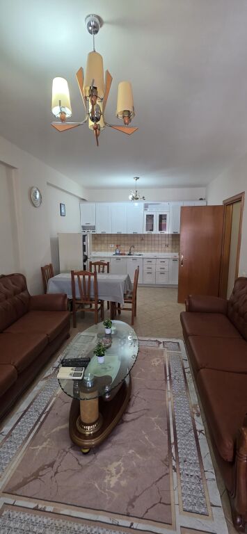 Affittasi 1+1 arredato, vicino a Kika 1 comune di Parisit, 550 mila leke