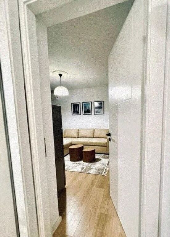 Jepet me qira 1+1 prane Pazarit Te Ri