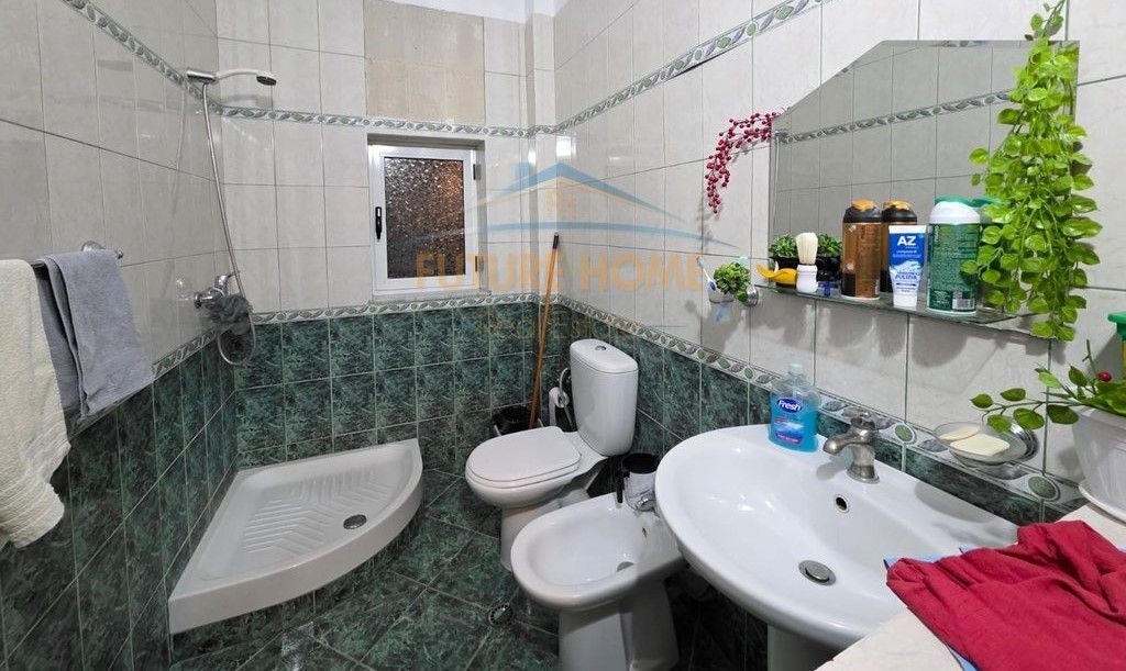 Shitje,Apartament 3+1 ,Blloku!