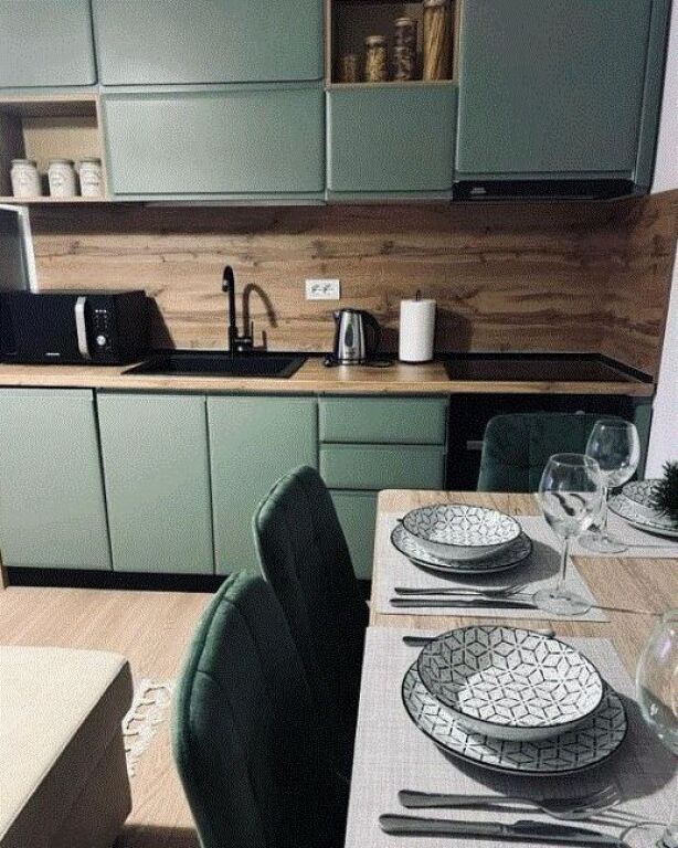 Jepet me qira 1+1 prane Pazarit Te Ri