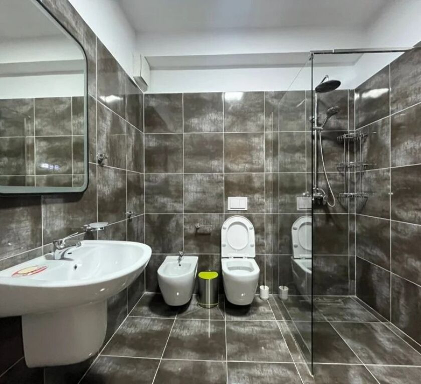 Qera | Apartament 1 + 1 | Rruga Myslym Shyri | 800 €/muaj