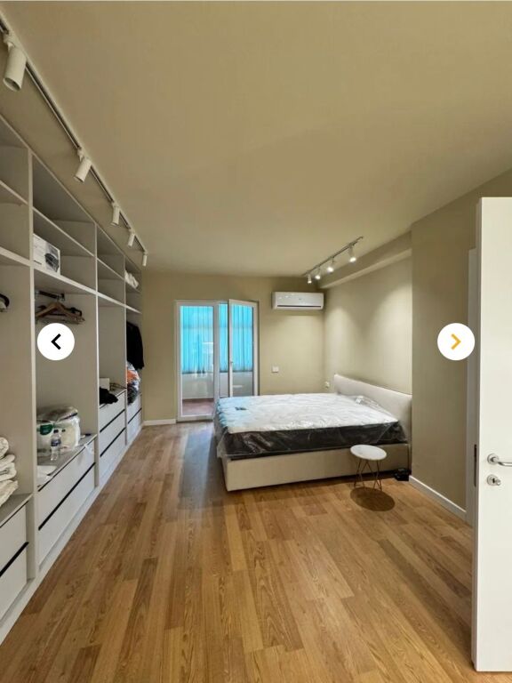 2+1,i mobiluar per here te pare,rruge e durresit,1000 euro me parkim