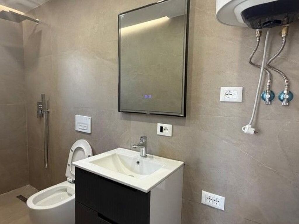 Shitet, Apartament 1+1 , Rruga Mine Peza, Tiranë