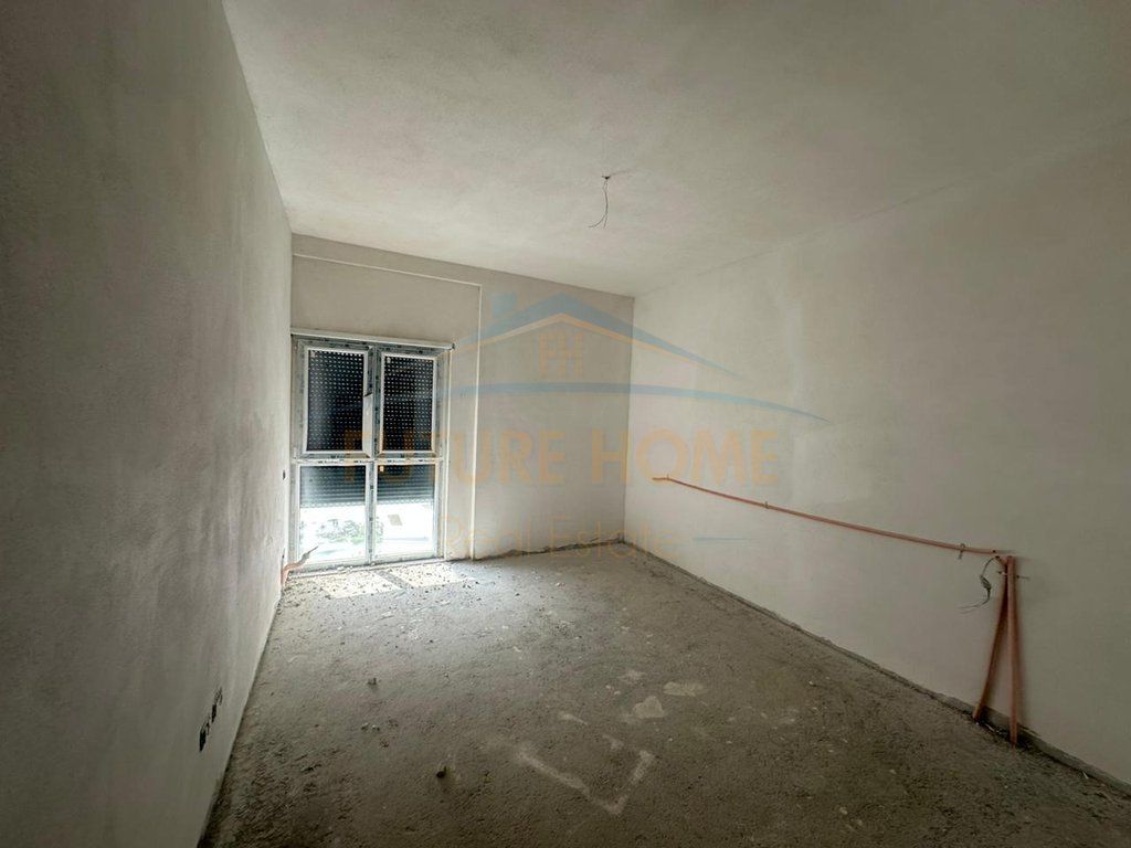 Shitet, Apartament 2+1+2, Sauk, Porta Tirana e Re, Tiranë..