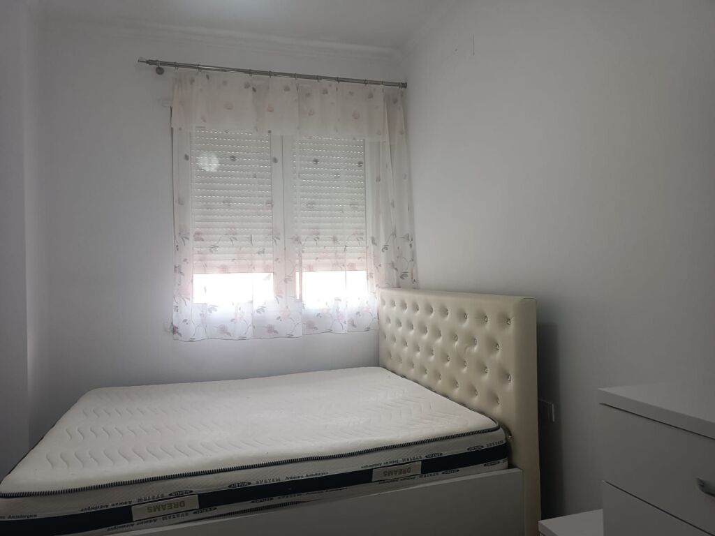 Apartament 1+1 me qera tek 5 Maj