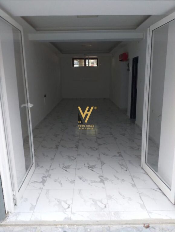 WAREHOUSE 60 M2 FOR RENT ON DIBRA STREET 40,000 LEKE