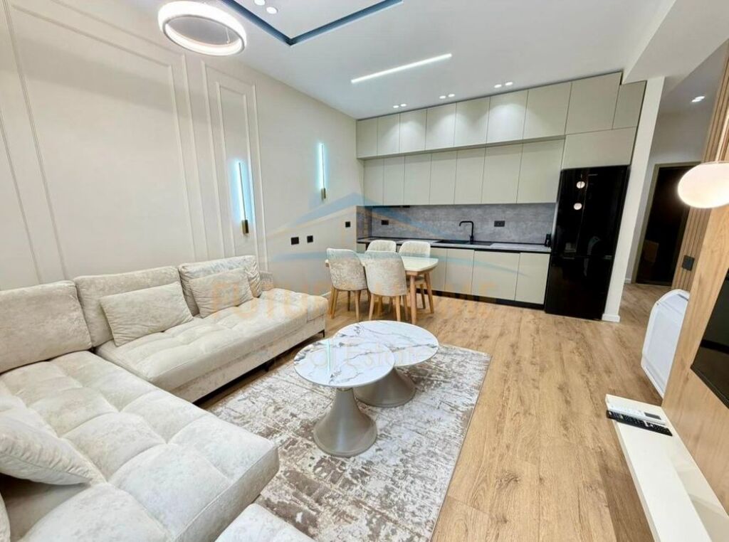 Affitto, Appartamento 1+1+Posto auto, vicino a Air Albania, Tirana.