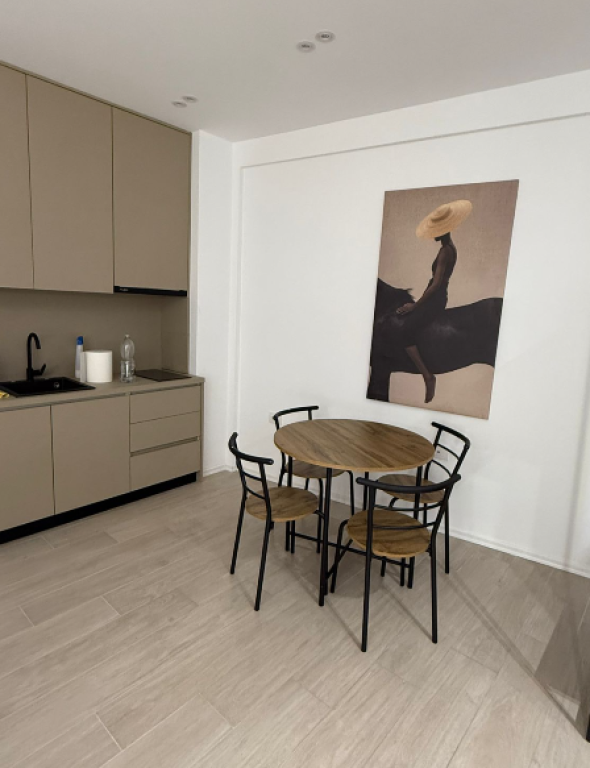 🏡 Garsoniere me Qira – Rruga 5 Maji (mbrapa Concord Center) 