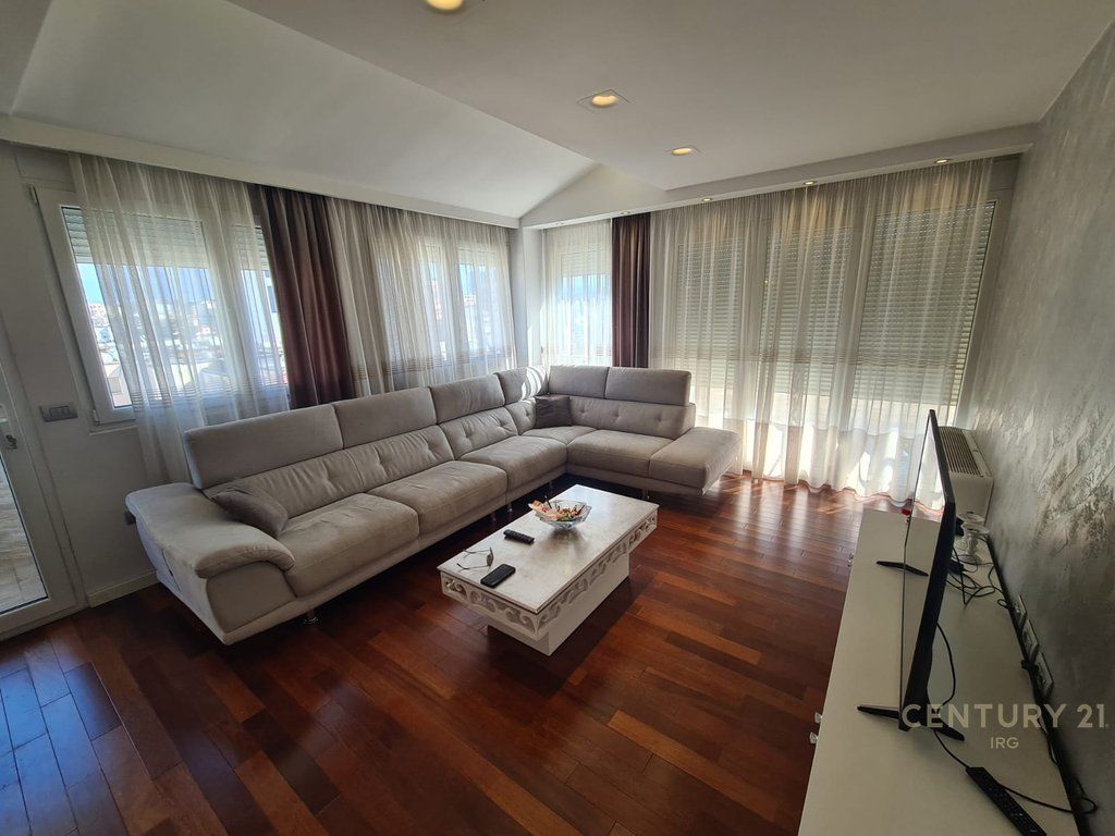 APPARTAMENTO 2+1+2 VICINO ALLA STRADA DI KAVAJA!