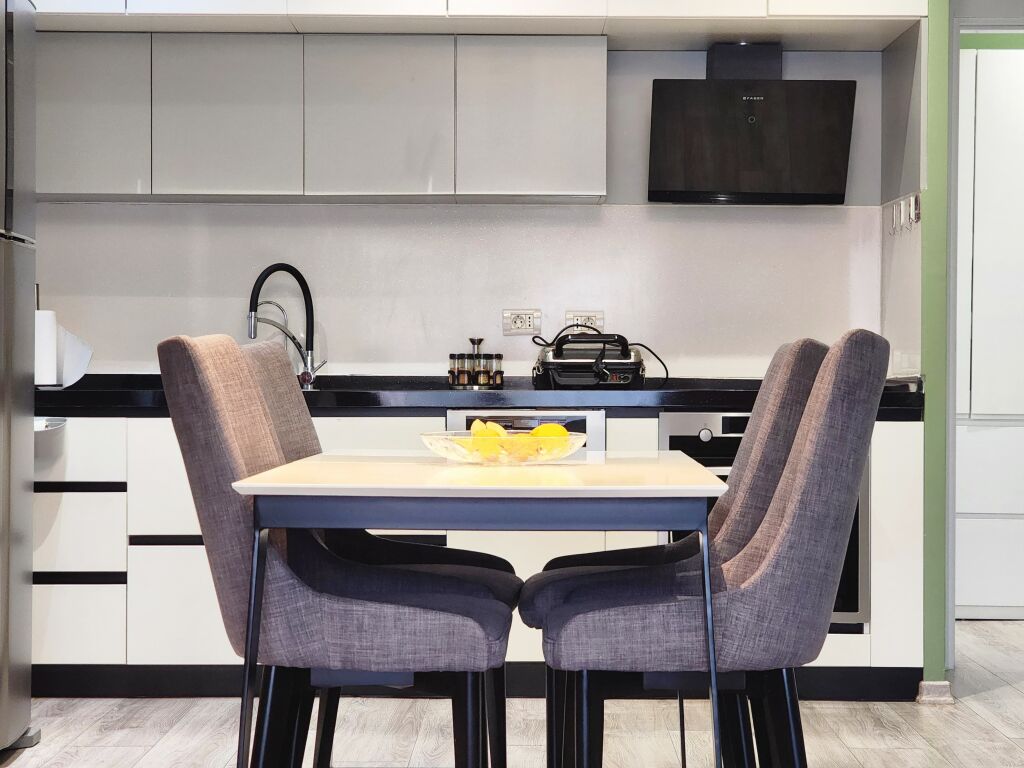 Jepet Me Qera: Apartament 3+1+2wc+2 ballkone || 📌Selvi, Hotel Black Diamond || Hera e parë me qira || 1000€/ Muaj