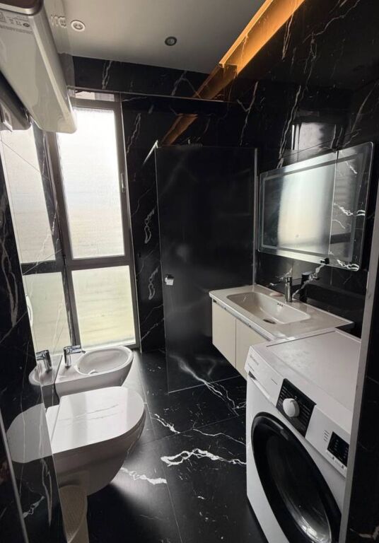 Jepet me qera apartament 3+1+2