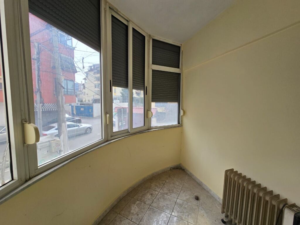 APARTAMENT 2+1 PER SHITJE TE KOMUNA E PARISIT (LULISHTJA)
