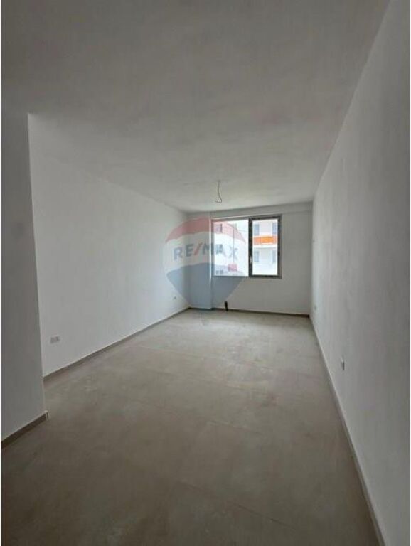 Apartament 2+1+2 per shitje ,prane ViLa L, Astir