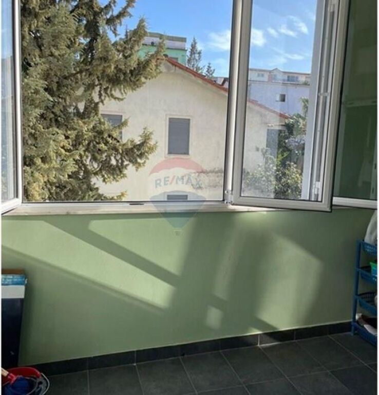 Apartament - Për Qira - Qyteti Studenti, Tiranë