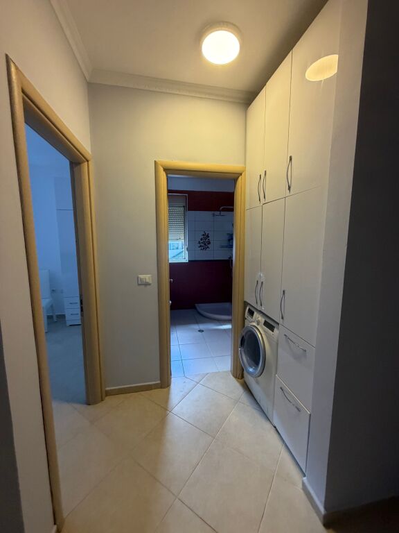 2+1,i mobiluar rruga peti liq i thate,260 mije euro,ofrohet dhe parkim me cmim shtes
