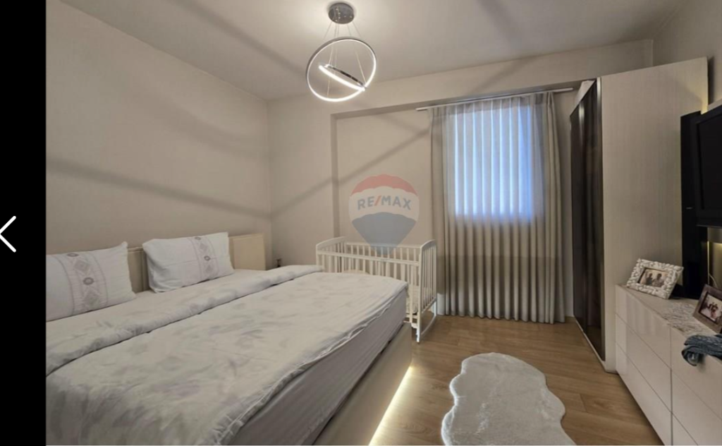 Apartament per shitje 2+1+2 tek Komuna e Parisit